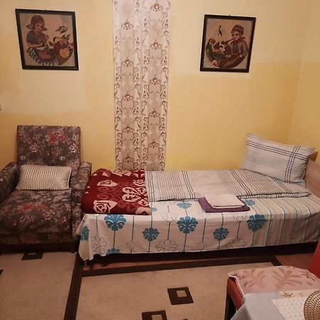 Apartament Cu Doua Camere Si Gradina Kolozsvár Kültér fotó